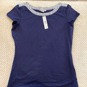 Navy blue with flower trim t shirt from De Collection